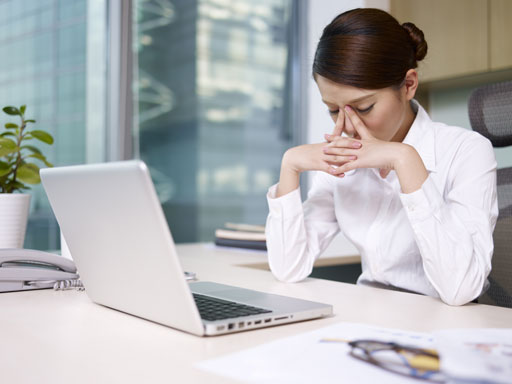 shutterstock_133793324_眼睛_電腦 shutterstock_133793324_眼睛_電腦
